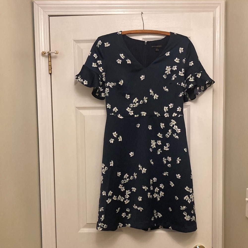 Navy silk Banana Republic dress size 4